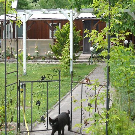 Bungalow Im Maerchengarten Krauschwitz Luaran gambar